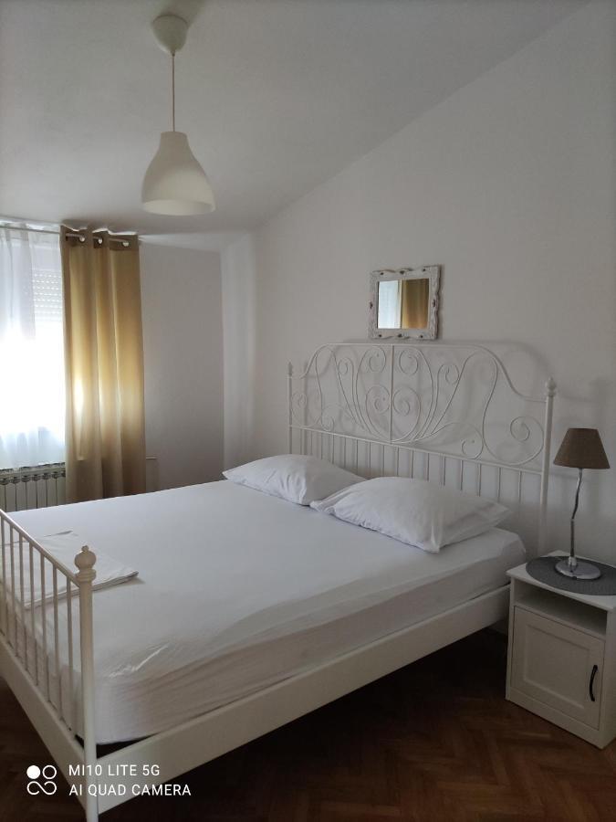 Apartment Marco Zara Esterno foto