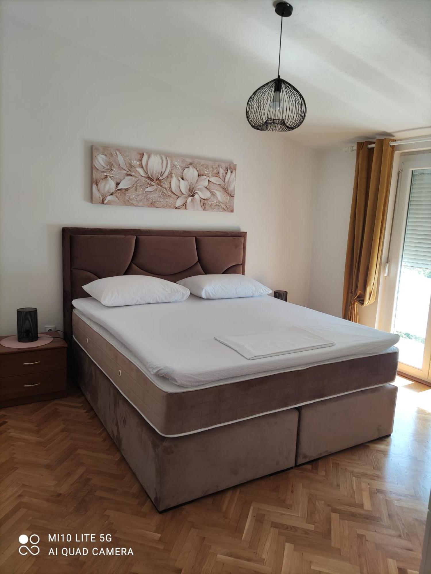 Apartment Marco Zara Esterno foto
